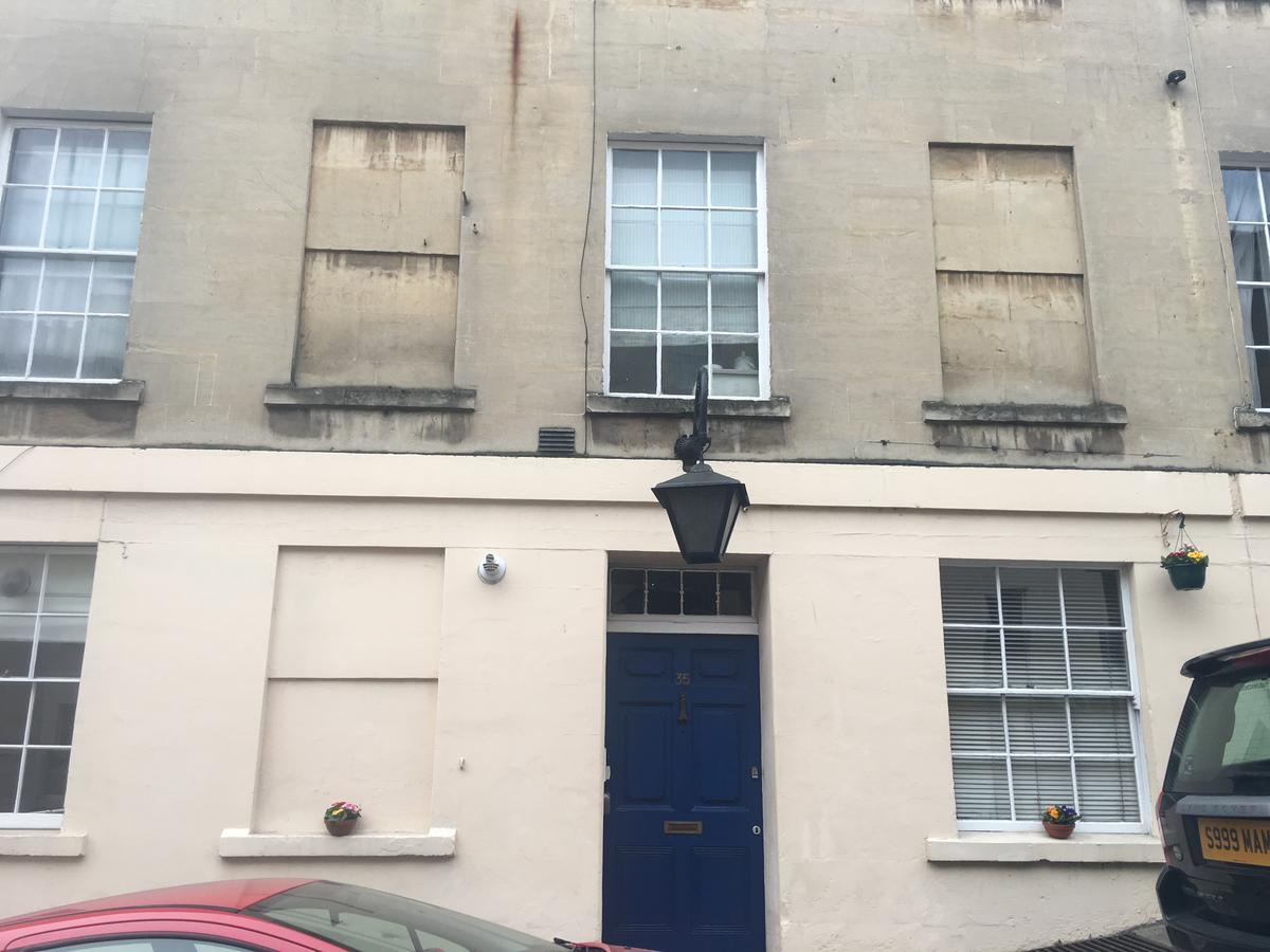 Central City Pad One Bedroom Plus Double Sofabed Apartment *
